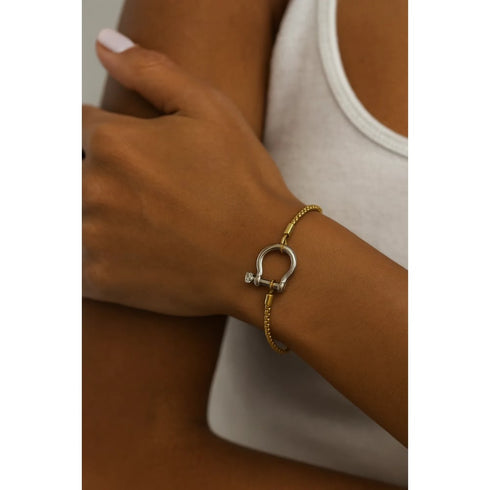 the-lucky-lock-horseshoe-carabiner-clasp-bracelet-Sophia's Style-8