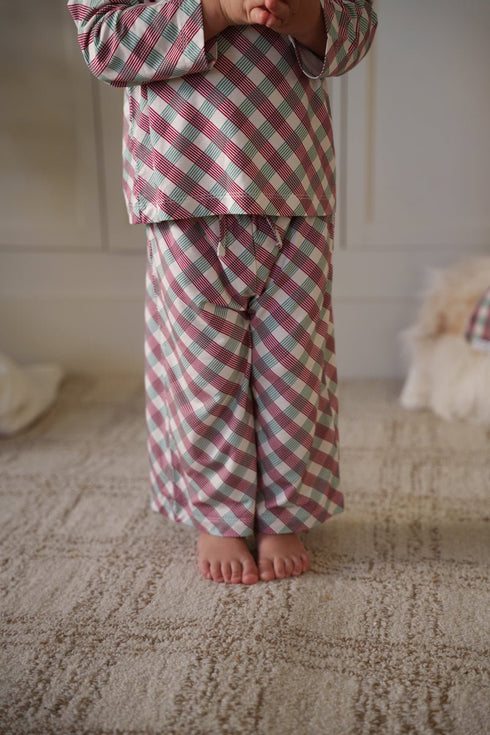 christmas-plaid-pajamas-Atlas Grey-Sophia's Style-5