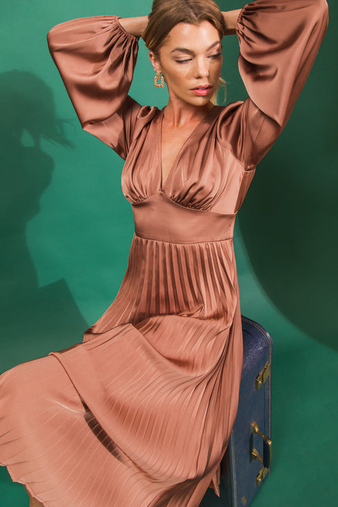 great-impressions-satin-midi-dress Flying Tomato-Sophia's Style-3