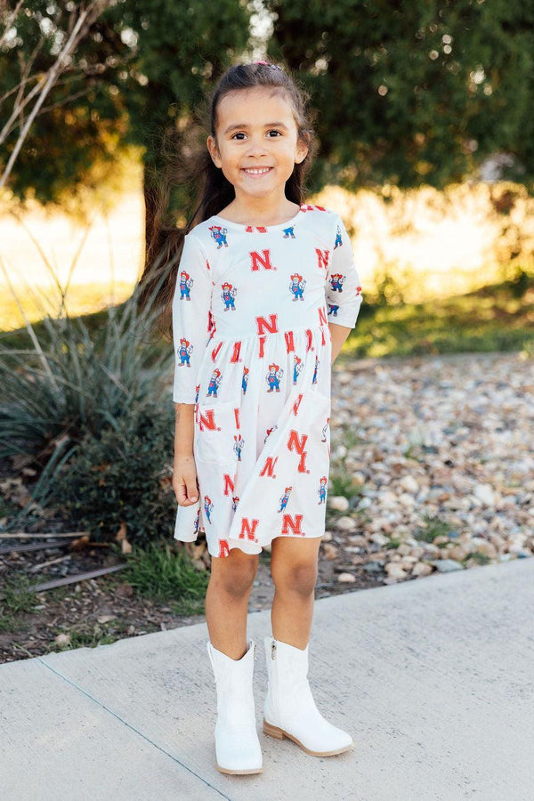 nebraska-white-herbie-husker-3-4-sleeve-pocket-twirl-dress-sophias-styleTwirl Pocket Dress 3/4-1
