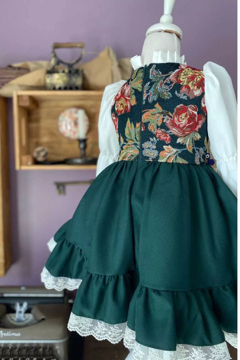 Chelsea Green Vintage Dress 2 Y