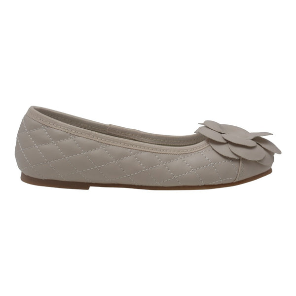 L'Amour Girls Cream Quilted Flower Ballet Trendy Flats 11-4 Kids - SophiasStyle.com